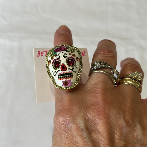 Betsey Johnson Sugar Skull Ring Adjustable Enamel NWT - Picture 7 of 7
